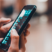 Escravos da Tela: A Tecnologia que Controla Sua Vida