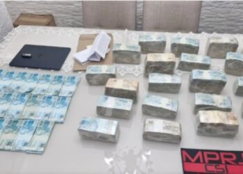 Operação Vigília: Suspeita de fraude em licitação na Fundação Estadual de Saúde do Rio de Janeiro.