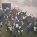 Dezenas morrem em confrontos durante jogos de futebol em país africano