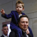 A fundação de caridade do homem mais rico do mundo, Elon Musk, cujos ativos no ano passado aumentaram para US$ 9,5 bilhões, distribuiu a maior parte de seus milhões para outras entidades controladas pelo próprio magnata, informa a Bloomberg, referindo-se à última declaração de impostos da fundação.