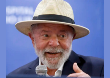Presidente contou como foi queda no banheiro ao cortar as unhas