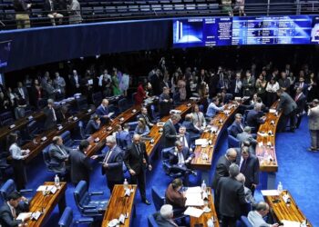 Dívida dos Estados com a União: projeto de refinanciamento aprovado pelo Senado.