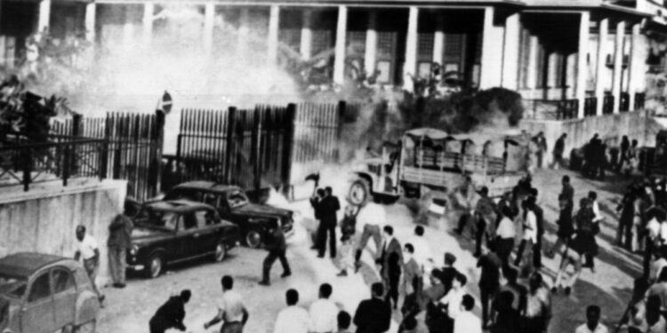 Frantz Fanon: escritor símbolo da resistência argelina contra a ocupação francesa. 