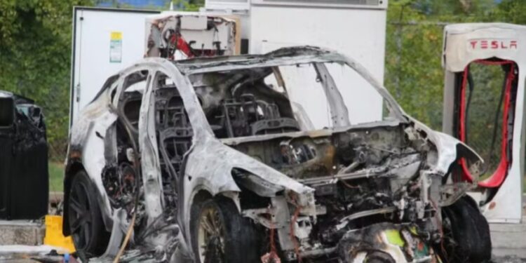Fogo em Veículo da Tesla: entenda o incêndio que ocorreu em Las Vesgas.