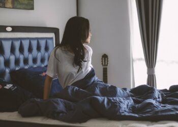 Casais que dormem em quartos separados: a nova tendência entre casais modernos.