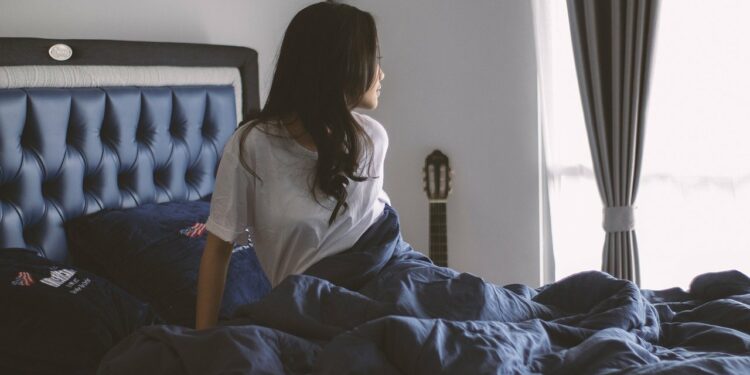 Casais que dormem em quartos separados: a nova tendência entre casais modernos.
