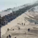 Milhares de palestinos deslocados retornam ao devastado norte de Gaza