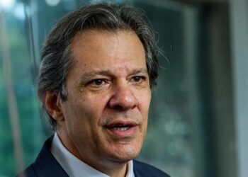 Contingenciamento no orçamento da União em 2025: medida deve reduzir repasses de recursos para Estados e Municípios.