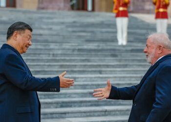 O acordo entre Brasil e China para promover acesso a internet em todo o .rasil que pode destronar a StarLink