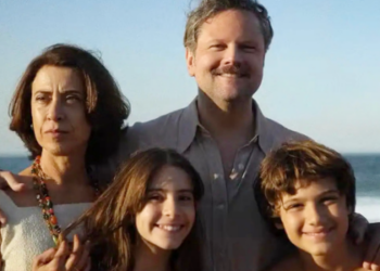 O filme brasileiro Ainda Estou Aqui, dirigido por Walter Salles, conquistou o prêmio Goya 2025 na categoria de Melhor Filme Ibero-americano, marcando a primeira vitória de uma produção brasileira na história do prêmio espanhol.