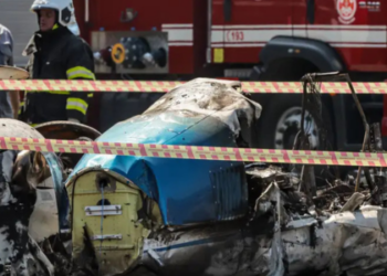 Aeronave colidiu em árvore antes de atingir ônibus em São Paulo
