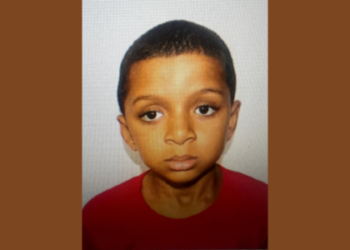 Samuel de Abreu foi levado ao hospital em estado grave e não resistiu. Mãe adotiva, fonoaudióloga, está presa sob suspeita de maus-tratos com resultado morte.