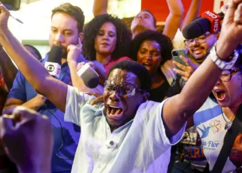 Carnaval 2025: Beija-Flor levanta o 15º Troféu em Carnaval de lágrimas e glória
