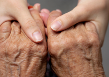 Sociedade Brasileira de Infectologia e Sociedade Brasileira de Geriatria e Gerontologia promovem debate sobre riscos da gripe e impactos na população idosa.