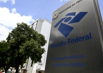 Declaração do IR 2025 inicia em 17 de março com novas regras para rendimentos no exterior e alerta da Receita sobre golpes. Veja prazos, obrigatoriedades e como se proteger de fraudes.