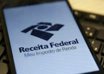 Cerca de 280 mil contribuintes que caíram na malha fina e regularizaram pendências com o Fisco podem conferir se terão direito à restituição do Imposto de Renda. Nesta quarta-feira (23), a Receita Federal liberou a consulta ao quarto lote de 2024, que também inclui pagamentos residuais de anos anteriores.