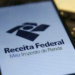 Cerca de 280 mil contribuintes que caíram na malha fina e regularizaram pendências com o Fisco podem conferir se terão direito à restituição do Imposto de Renda. Nesta quarta-feira (23), a Receita Federal liberou a consulta ao quarto lote de 2024, que também inclui pagamentos residuais de anos anteriores.