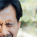 19% dos brasileiros têm alguma deficiência visual, e muitos ignoram sinais importantes. Glaucoma e catarata podem levar à cegueira se não tratadas. Entenda os riscos e cuidados.