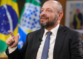 INSS notifica 9 milhões de aposentados sobre descontos indevidos em benefícios; saiba como reagir