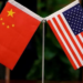 Estados Unidos e China firmam acordo para reduzir tarifas bilaterais e avançar em negociações comerciais. Medida pode aliviar tensões, conter inflação e reequilibrar cadeias de suprimentos globais.