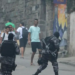 Mais de 800 mil crianças e adolescentes estudam em áreas dominadas por facções e milícias. Relatório do Unicef e parceiros revela efeitos alarmantes da violência nas escolas.