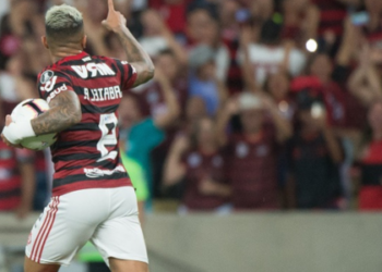 Flamengo vence a LDU por 2 a 0 no Maracanã, encaminha classificação às oitavas da Libertadores e empata em pontos com os equatorianos. Palmeiras mantém 100% e Inter vence fora de casa.