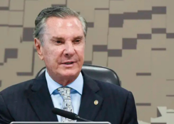 Ministro do STF pede que a PGR se manifeste sobre pedido de prisão domiciliar de Collor, condenado a 8 anos e 10 meses por corrupção e lavagem.