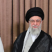 ali khamenei é o líder supremo do irã desde 1989. com mais poder que o presidente, ele controla exército, justiça, eleições e decisões estratégicas do país. saiba como.