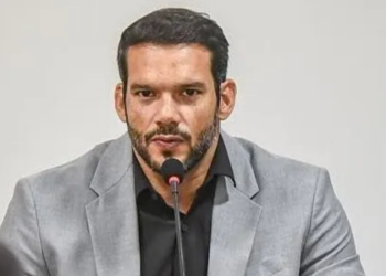 CEsp aprova audiência pública com presidente da CBF para alinhar planos da nova gestão e políticas para o futebol brasileiro. Confira os detalhes.