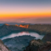Turista da Malásia sofre queda no Monte Rinjani, na Indonésia, poucos dias após a brasileira Juliana Marins morrer no mesmo local. Alpinista foi resgatado com vida e passa bem.