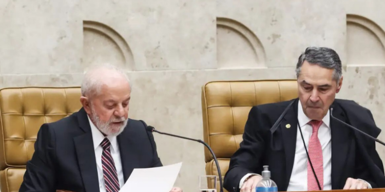 Governo Lula recorre ao STF após Congresso derrubar aumento do IOF. Planalto diz que definição de impostos é atribuição do Executivo. AGU já prepara ação.