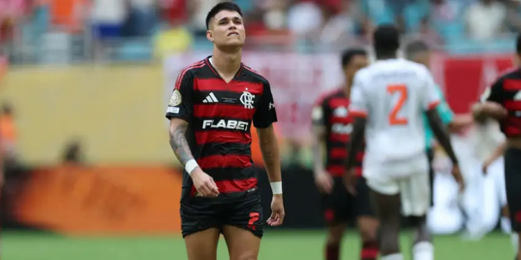 Em partida eletrizante, Bayern de Munique bate Flamengo por 4 a 2 e avança na Copa do Mundo de Clubes. Destaque para Harry Kane, autor de dois gols. Confira os lances!