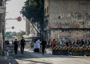GTI liderado por Suplicy e Luna Zarattini lança relatório inédito sobre a Cracolândia com propostas baseadas em escuta, pesquisa de campo e redução de danos. Documento critica ações violentas e defende políticas públicas transversais.