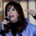 A Suprema Corte da Argentina confirmou a condenação de Cristina Kirchner por corrupção, impedindo sua candidatura nas eleições e abrindo caminho para sua prisão. Ex-presidente denuncia perseguição e chama mobilizações.