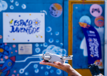 Espaços da Juventude oferecem 3.500 vagas gratuitas para cursos em tecnologia e inovação no Rio. Inscrições abertas até 30 de junho para jovens de 15 a 29 anos.