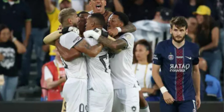 Com atuação tática impecável, Botafogo vence o PSG por 1 a 0 no Mundial de Clubes. Igor Jesus marca e time carioca quebra tabu histórico contra europeus.