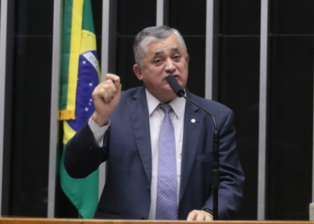 A Câmara dos Deputados aprovou urgência para o projeto que aumenta a faixa de isenção do Imposto de Renda de Pessoa Física para R$ 2.428,80. A proposta, de autoria do governo, será relatada por Arthur Lira.