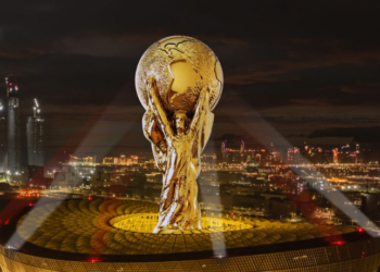 Santos renova contrato com Neymar até dezembro de 2025, com possibilidade de extensão até a Copa de 2026. Jogador afirma que o clube é sua casa e quer realizar sonhos restantes na carreira