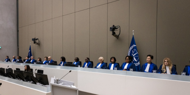 Com sede em Haia, o TPI é alvo de questionamentos sobre imparcialidade e seletividade nas decisões contra líderes de países não ocidentais.