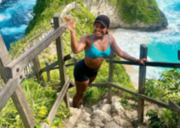 Juliana Marins, publicitária brasileira, morreu após cair em trilha no Monte Rinjani, na Indonésia. Corpo foi resgatado após 7 horas de operação.