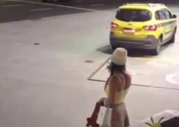 No Rio, mulher está aplicando golpes em taxistas ao fingir crises psicológicas para não pagar. Motoristas se unem para fazer denúncia coletiva.