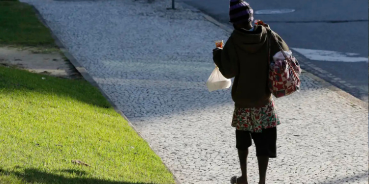 Inmet emite alertas laranja para ventos e onda de frio em 7 estados, com risco de temperaturas abaixo de 5 °C e fortes chuvas até segunda-feira (30).