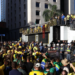 Com presença de Bolsonaro, Malafaia e governadores, manifestação na Paulista protesta contra julgamento no STF, pede anistia para presos do 8 de janeiro e critica o governo Lula.