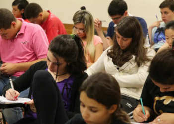 Inscrições para o Prouni 2025 começam em 30 de junho e vão até 4 de julho. Programa oferece bolsas de estudo para cursos de graduação em instituições privadas. Veja como participar.