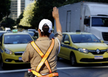 Confira as interdições no Centro do Rio para a celebração de Corpus Christi nesta quinta (19). CET-Rio muda trânsito, proíbe estacionamento e monitora vias com apoio do COR.