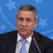 A defesa do general Braga Netto solicitou ao ministro Alexandre de Moraes, do STF, uma acareação com Mauro Cid para esclarecer divergências em depoimentos sobre o plano golpista Punhal Verde e Amarelo e repasse de dinheiro. Pedido inclui a suspensão da ação penal.