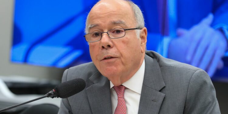 Brasil negocia retirada de prefeitos presos em Israel após bombardeios contra Irã