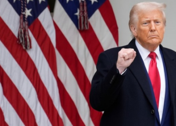 Donald Trump afirmou neste domingo (15) que pode usar o comércio dos EUA para promover um acordo de paz entre Israel e Irã. Ex-presidente cita mediações anteriores e garante que "a paz virá em breve".