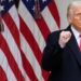 Donald Trump afirmou neste domingo (15) que pode usar o comércio dos EUA para promover um acordo de paz entre Israel e Irã. Ex-presidente cita mediações anteriores e garante que "a paz virá em breve".