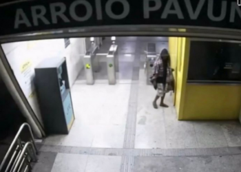 Felipe Batista da Silva foi preso após furtar o quadro de energia da estação Arroio Pavuna, do BRT, em Curicica. Crime foi flagrado por câmeras e a estação foi temporariamente fechada para reparos.